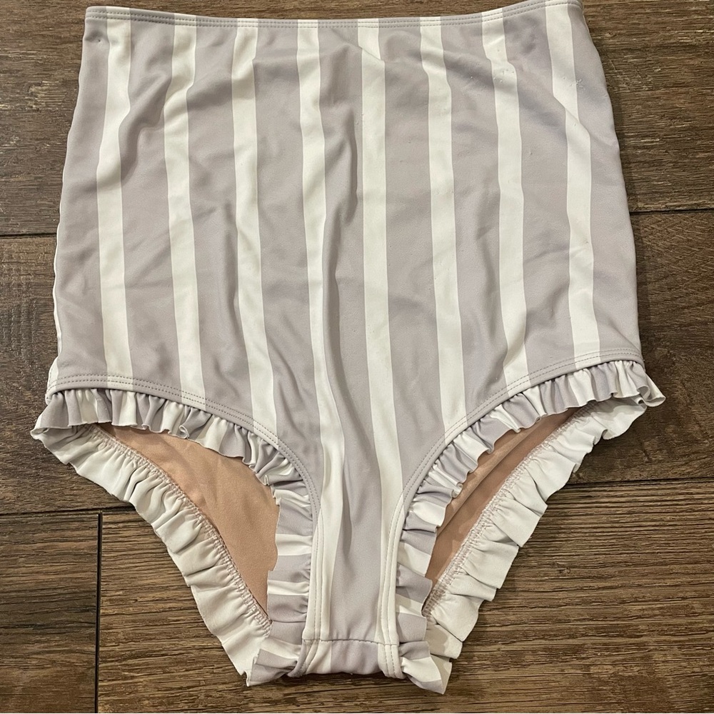 Kortni Jeane Girls Grey/White Striped Swim Bottoms Sz 12/13